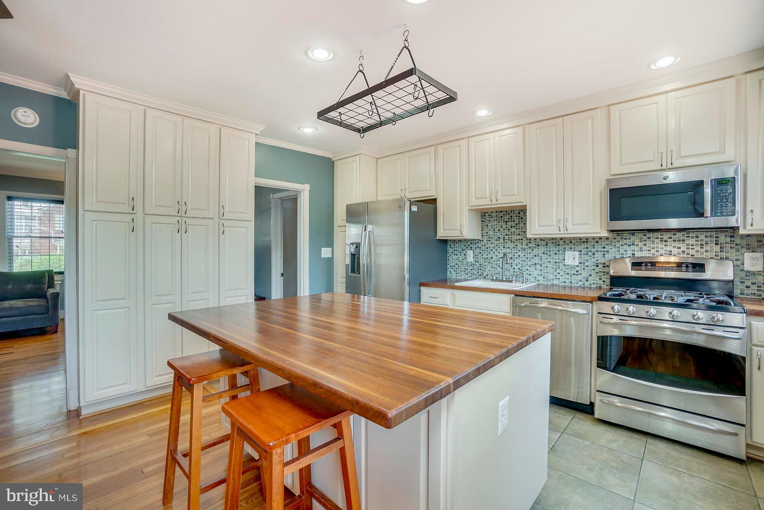 307 Westshire Road Baltimore, MD 21229 - Photo 15 of 38 Gallery Image 15