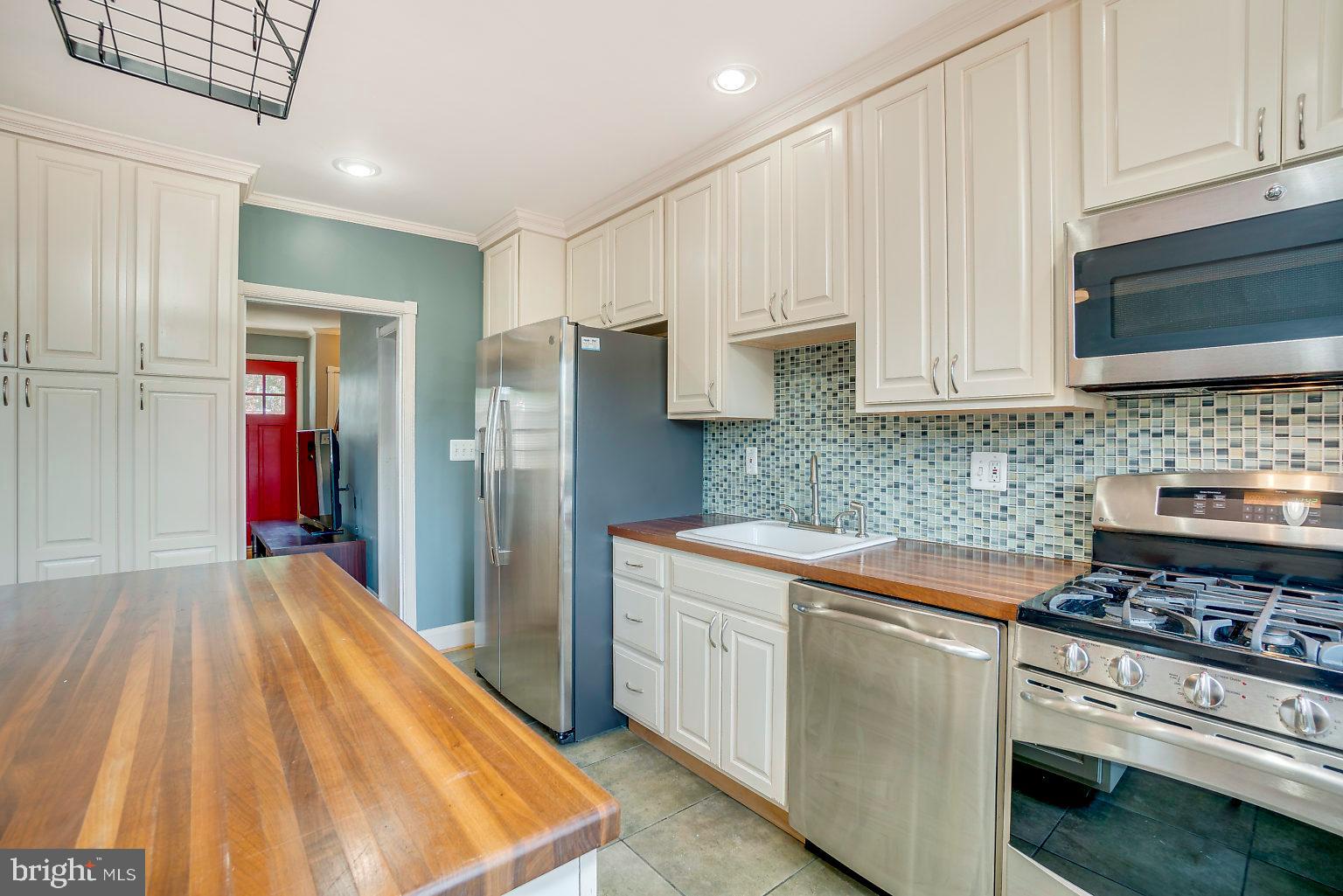 307 Westshire Road Baltimore, MD 21229 - Photo 18 of 38 Gallery Image 18