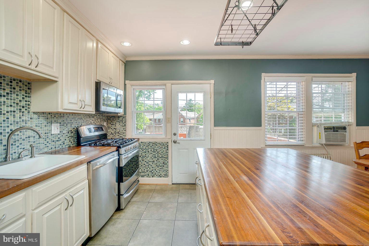 307 Westshire Road Baltimore, MD 21229 - Photo 20 of 38 Gallery Image 20