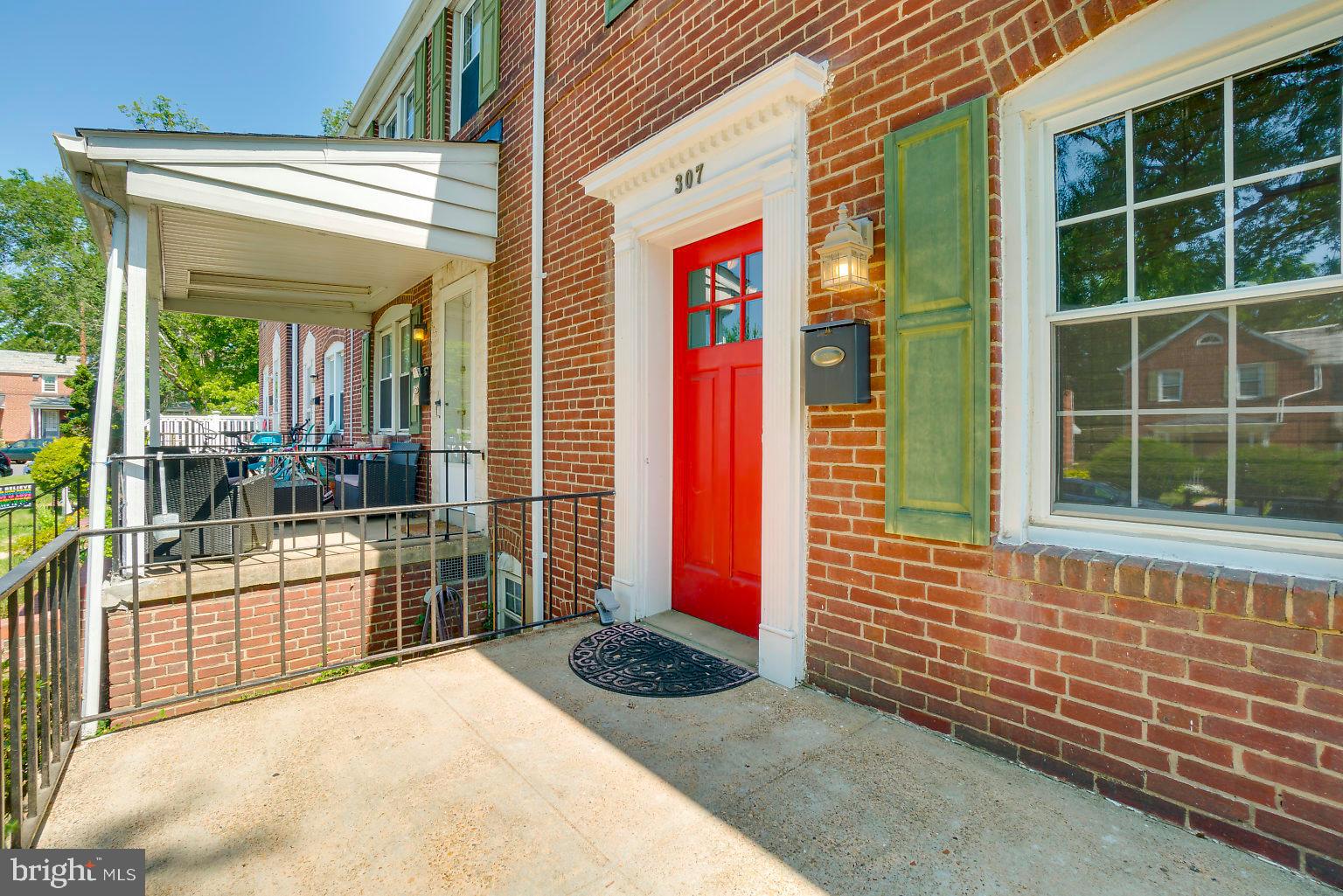 307 Westshire Road Baltimore, MD 21229 - Photo 3 of 38 Gallery Image 3