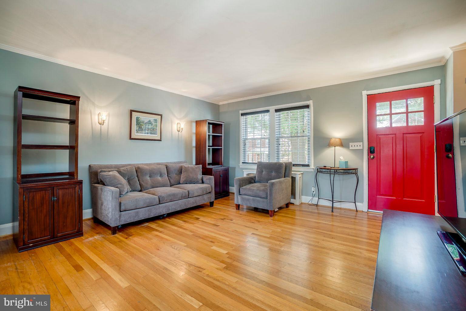 307 Westshire Road Baltimore, MD 21229 - Photo 7 of 38 Gallery Image 7