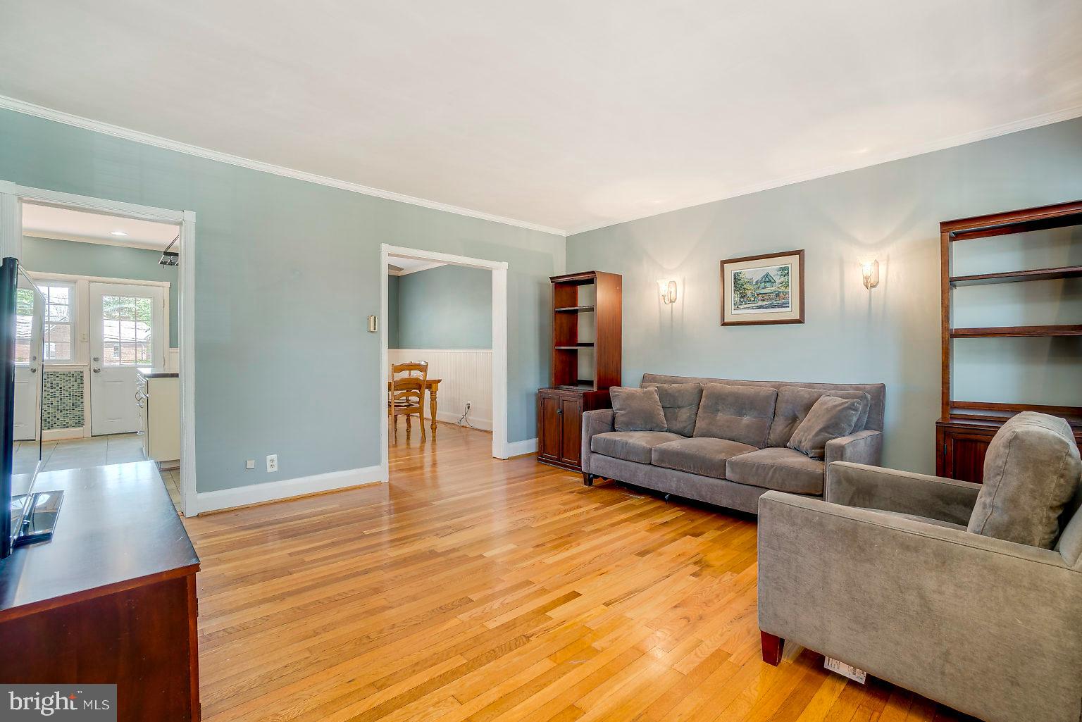 307 Westshire Road Baltimore, MD 21229 - Photo 10 of 38 Gallery Image 10