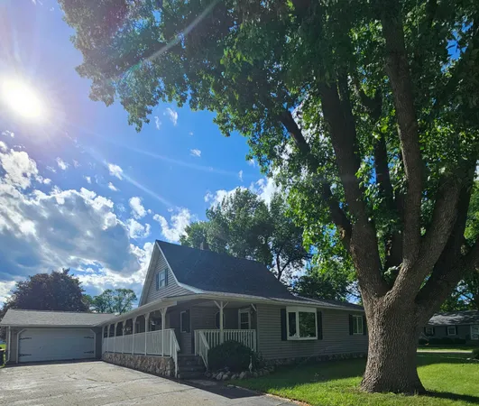 $230,000 | 181 Elm Street North, Vesta, MN 56292