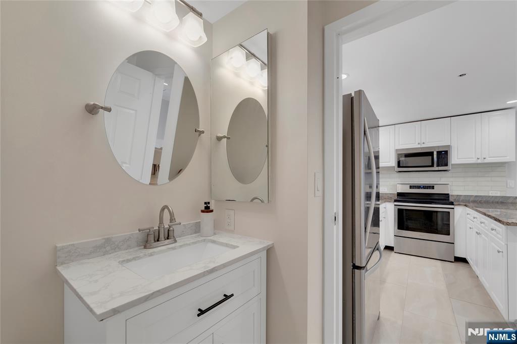 2 Constitution Court, Unit 106 Hoboken, NJ 07030 - Photo 13 of 32