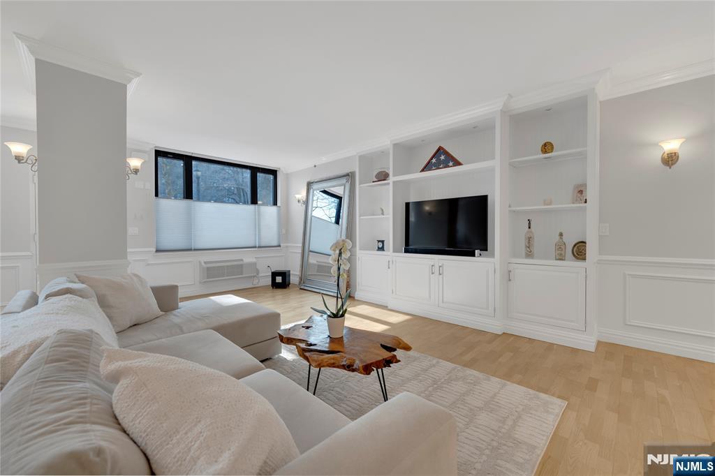 2 Constitution Court, Unit 106 Hoboken, NJ 07030 - Photo 4 of 32