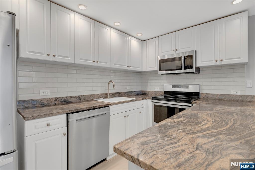 2 Constitution Court, Unit 106 Hoboken, NJ 07030 - Photo 10 of 32