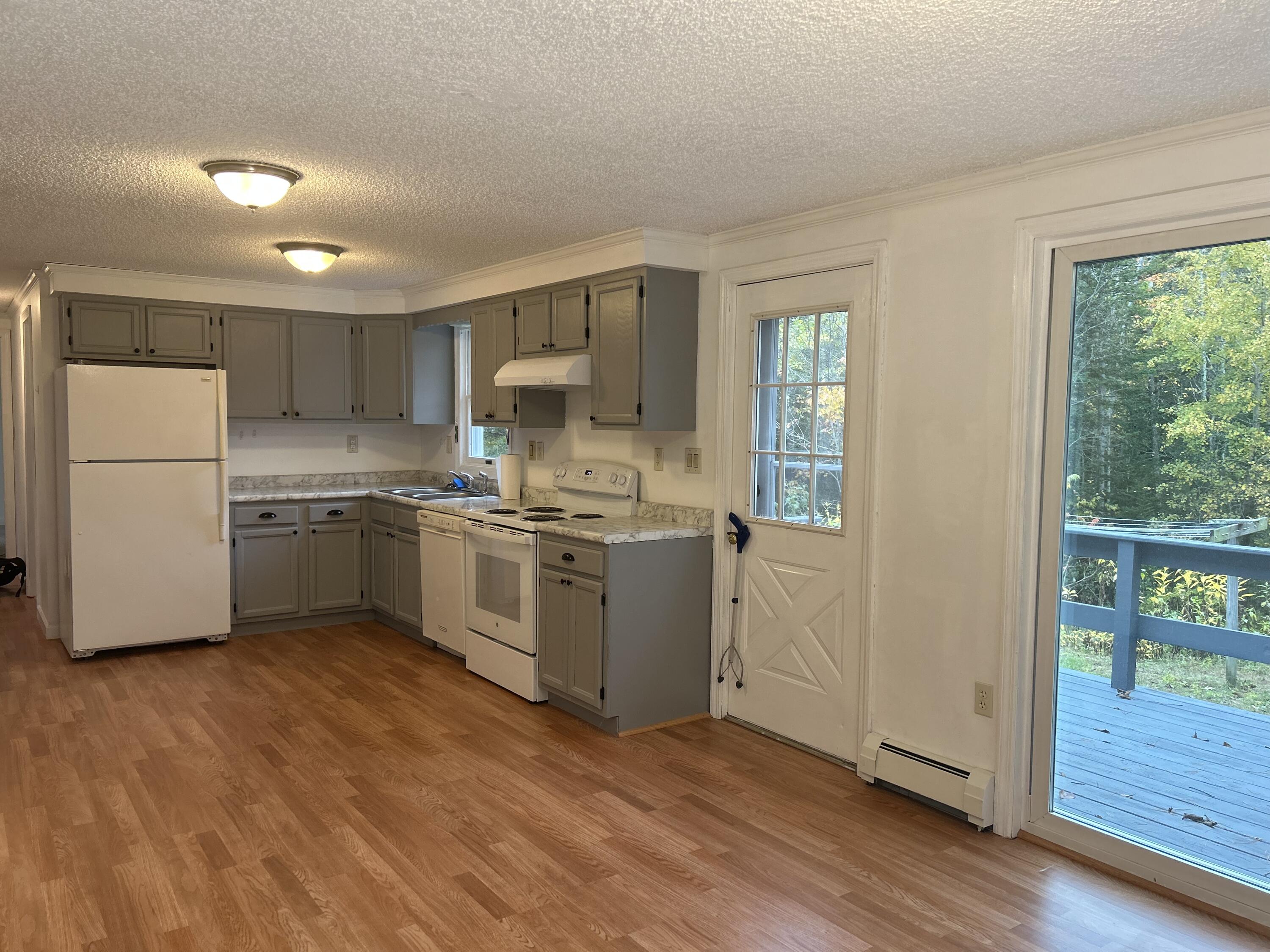100 Washington Road Waldoboro, ME 04572 - Photo 8 of 18 IMG_4311