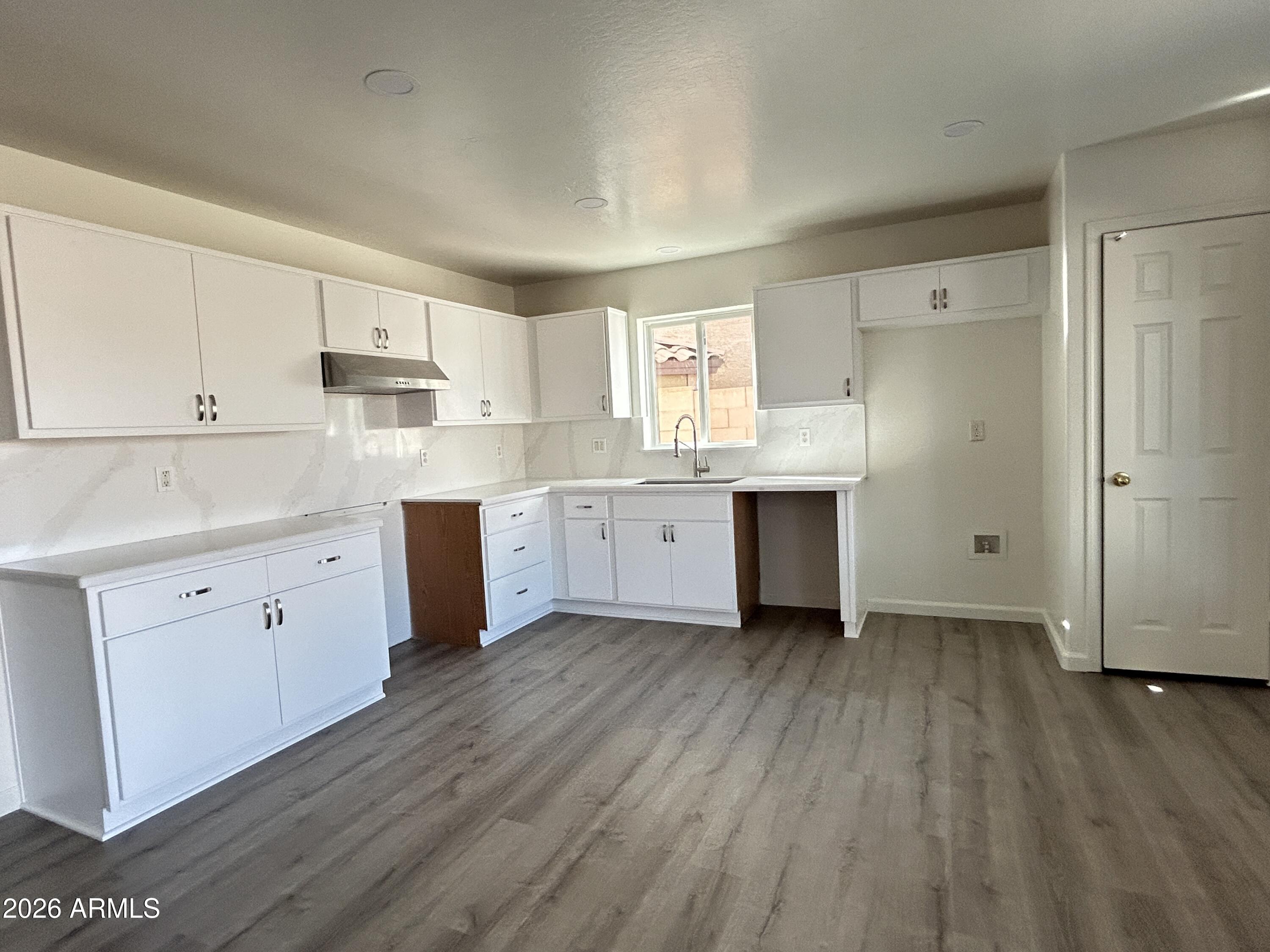 10542 West Alvarado Road Avondale, AZ 85392 - Photo 6 of 26 IMG_8835