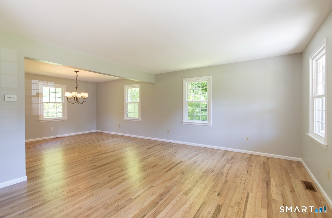 37 Vintage Road Trumbull, CT 06611 - Photo 5 of 39