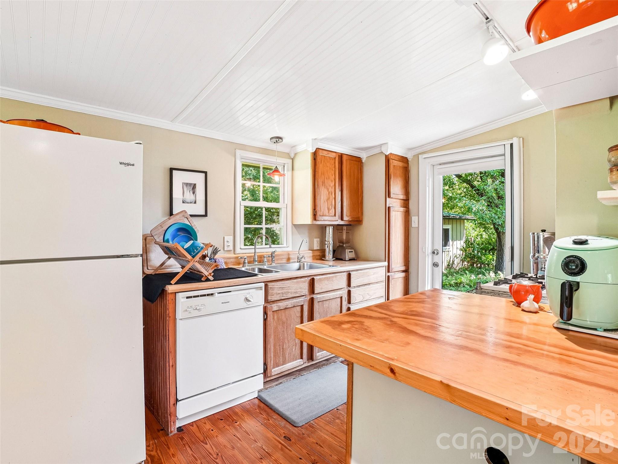 75 Cisco Road Asheville, NC 28805 - Photo 11 of 46 Gallery Image 11