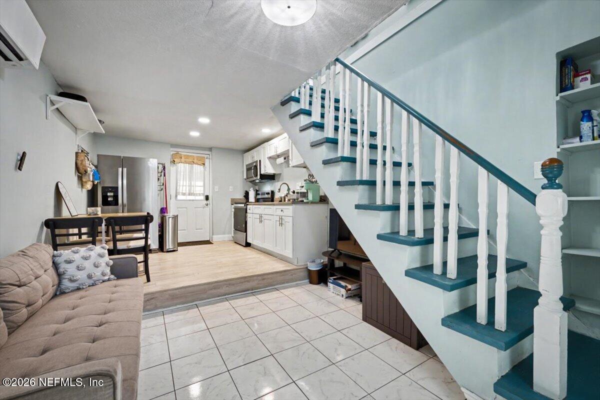 719 South Shores Road, Unit 2 Jacksonville, FL 32207 - Photo 15 of 61 719 SOUTH SHORES Road 2