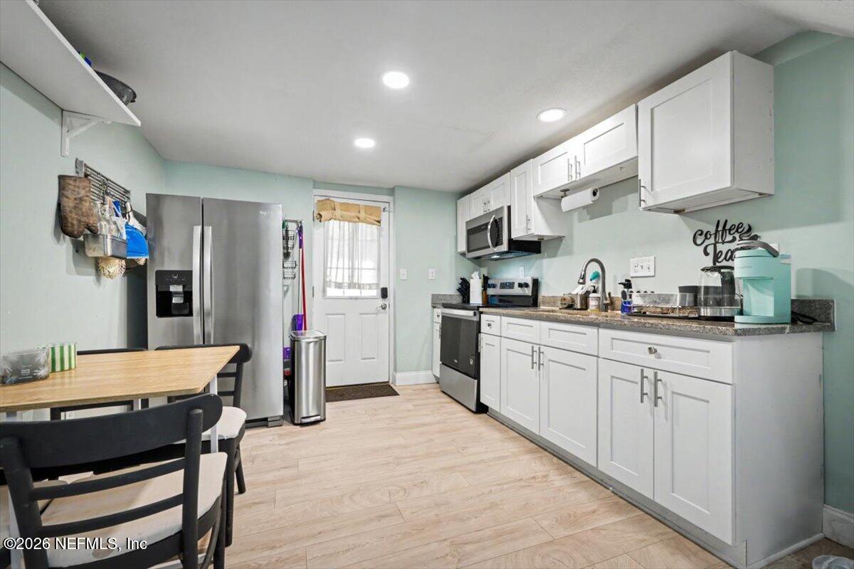 719 South Shores Road, Unit 2 Jacksonville, FL 32207 - Photo 17 of 61 719 SOUTH SHORES Road 2