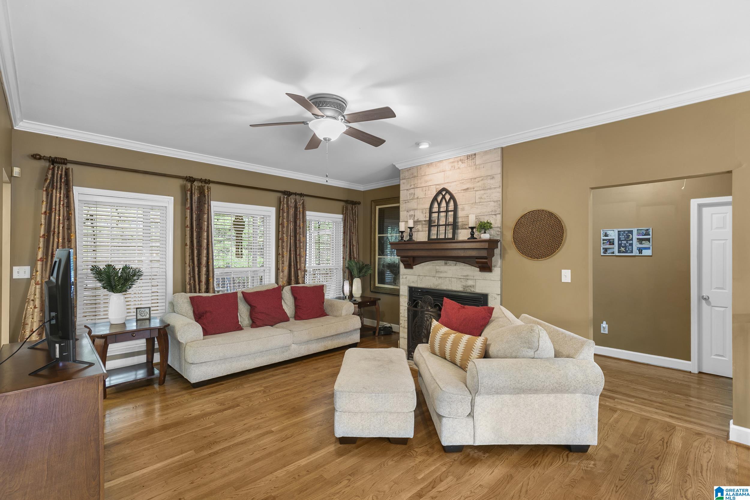 104 Silverleaf Circle Pelham, AL 35124 - Photo 3 of 28