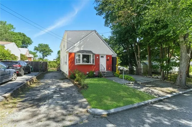 $2,000 | 5 Bradley Street, Unit 1, Providence, RI 02908