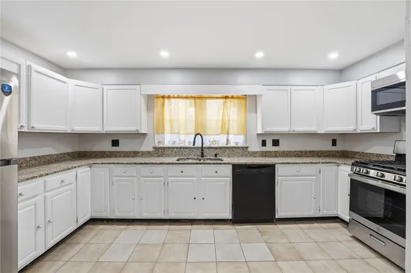 $2,000 | 5 Bradley Street, Unit 1, Providence, RI 02908