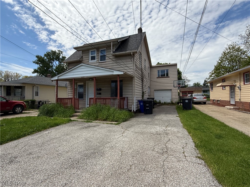 3834 Bosworth Road Cleveland, OH 44111 - Photo 2 of 26