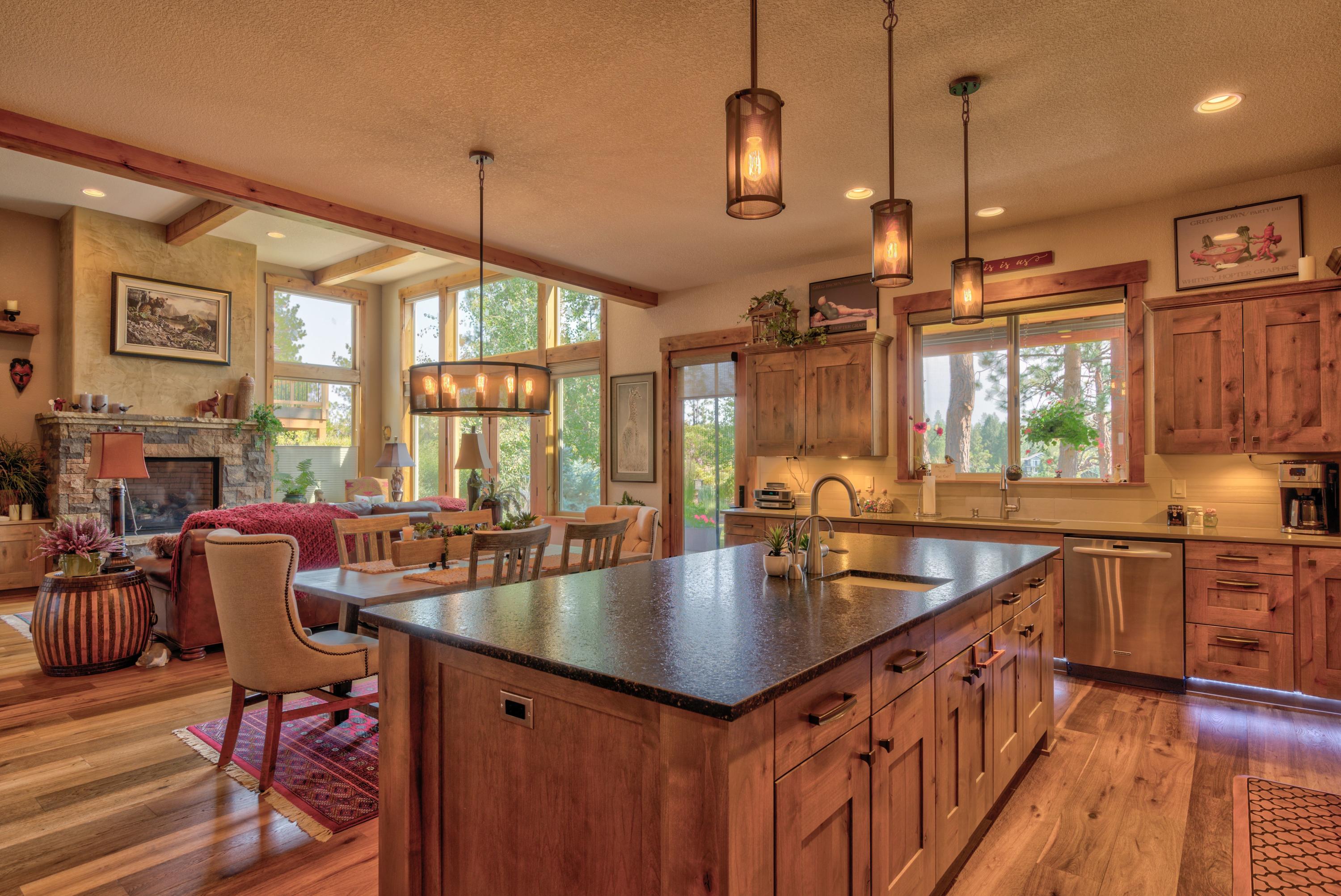 60444 Snap Shot Loop Bend, OR 97702 - Photo 5 of 38 Kitchen