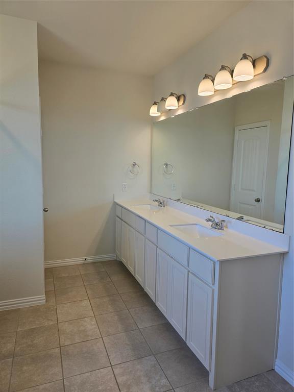 817 Holbrook Road Springtown, TX 76082 - Photo 15 of 19