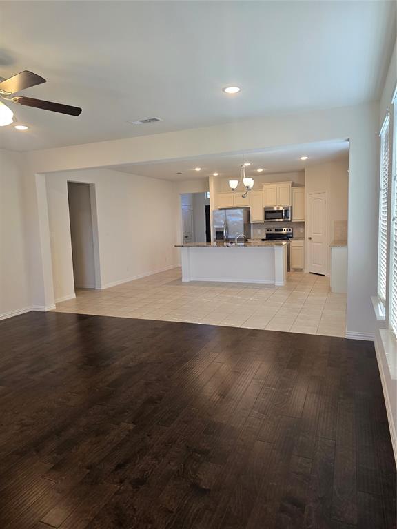 817 Holbrook Road Springtown, TX 76082 - Photo 3 of 19