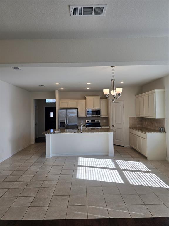 817 Holbrook Road Springtown, TX 76082 - Photo 4 of 19