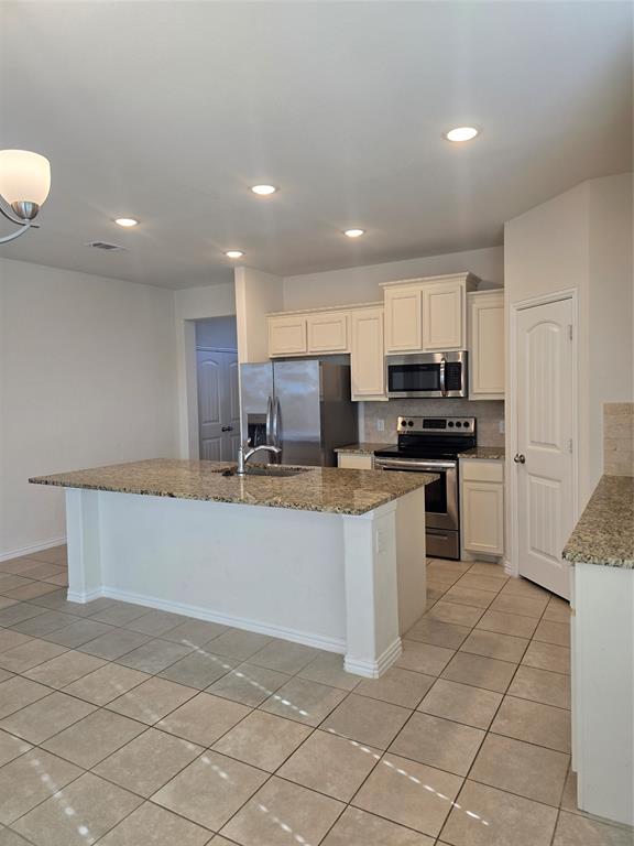 817 Holbrook Road Springtown, TX 76082 - Photo 6 of 19