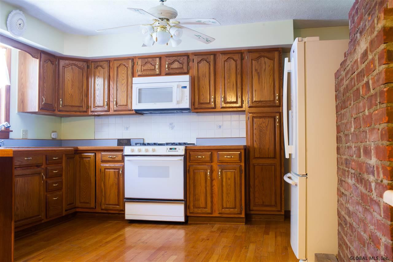 2032 Careleon Road Rotterdam, NY 12303 - Photo 6 of 25 Photo 6
