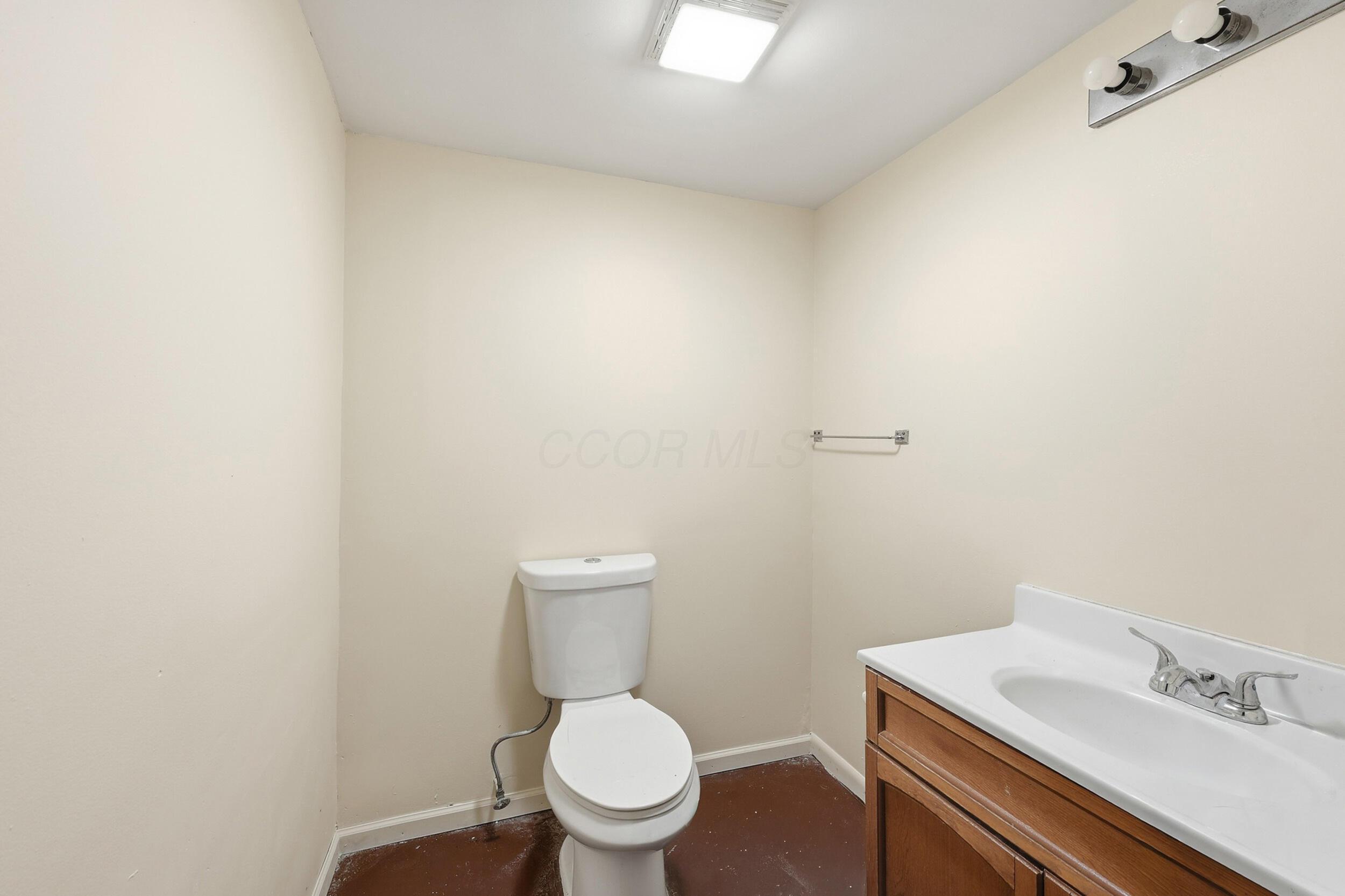 5720 Beechcroft Road, Unit H Columbus, OH 43229 - Photo 17 of 19 17_072a9627