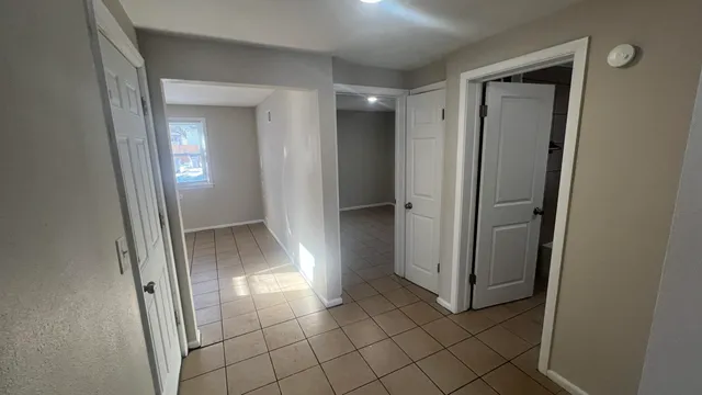 $950 | 5693 North 36th Street, Unit LOWR, Milwaukee, WI 53209