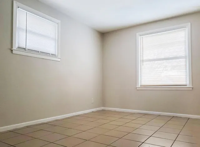 $950 | 5693 North 36th Street, Unit LOWR, Milwaukee, WI 53209