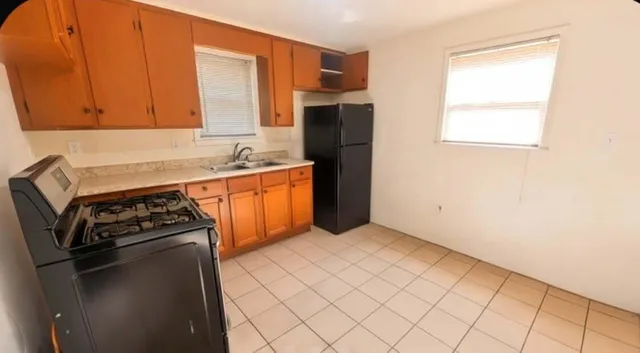 $950 | 5693 North 36th Street, Unit LOWR, Milwaukee, WI 53209