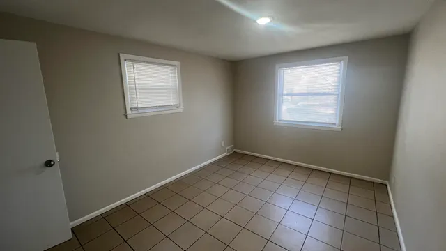 $950 | 5693 North 36th Street, Unit LOWR, Milwaukee, WI 53209