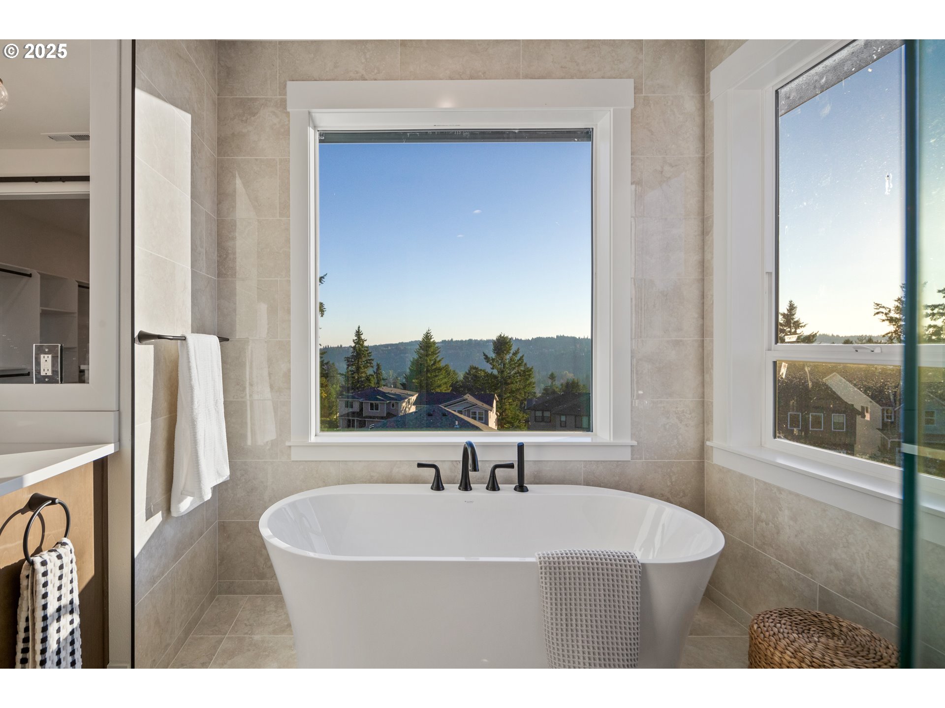 22872 Weatherhill Road West Linn, OR 97068 - Photo 29 of 47