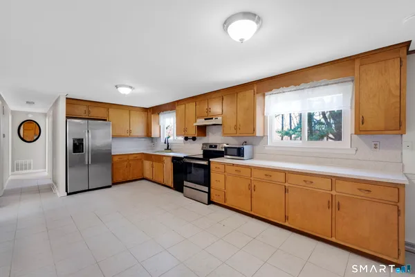 $314,900 | 665 Goodwin Street, East Hartford, CT 06108