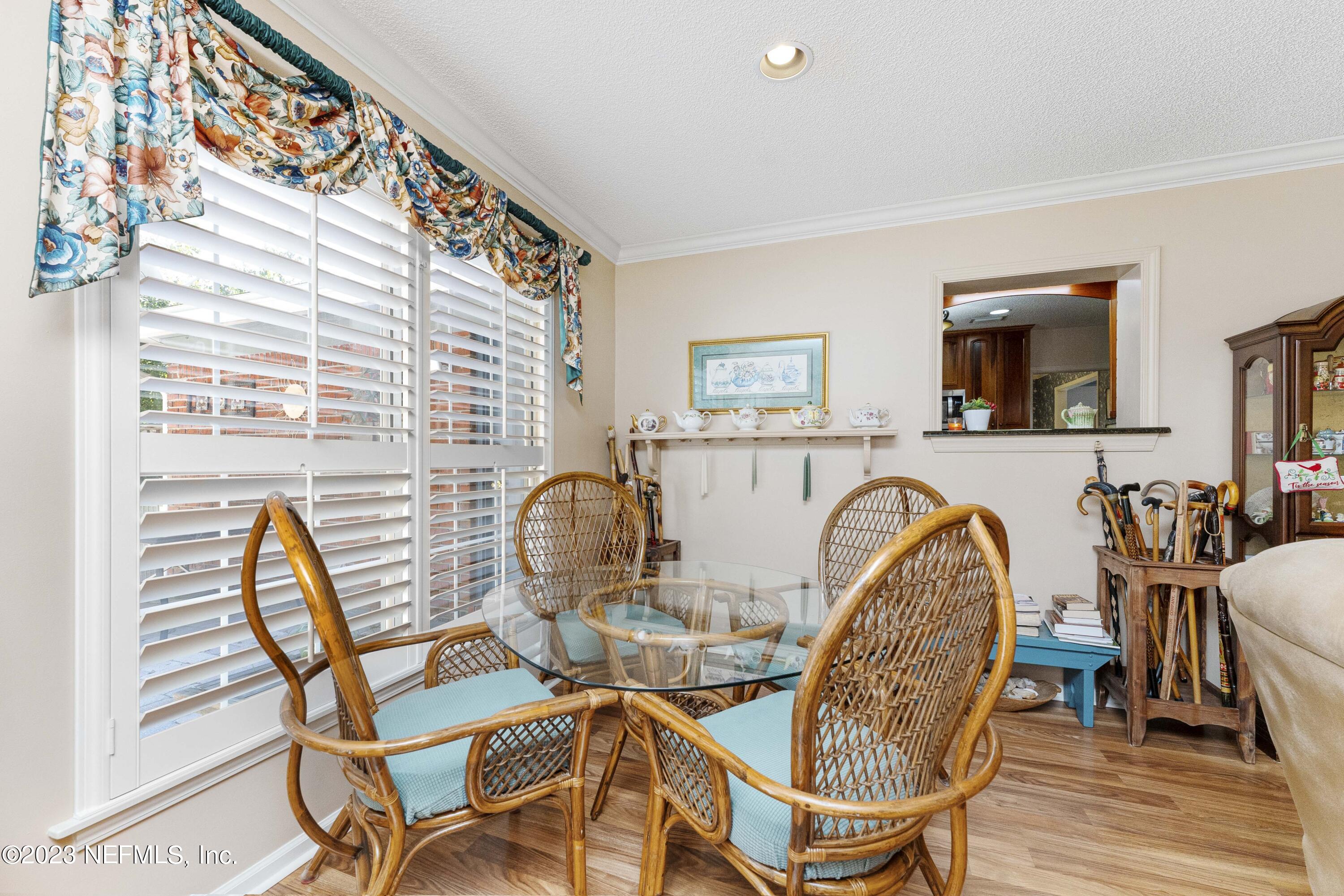 8431 Newton Road Jacksonville, FL 32216 - Photo 18 of 33 Casual Dining
