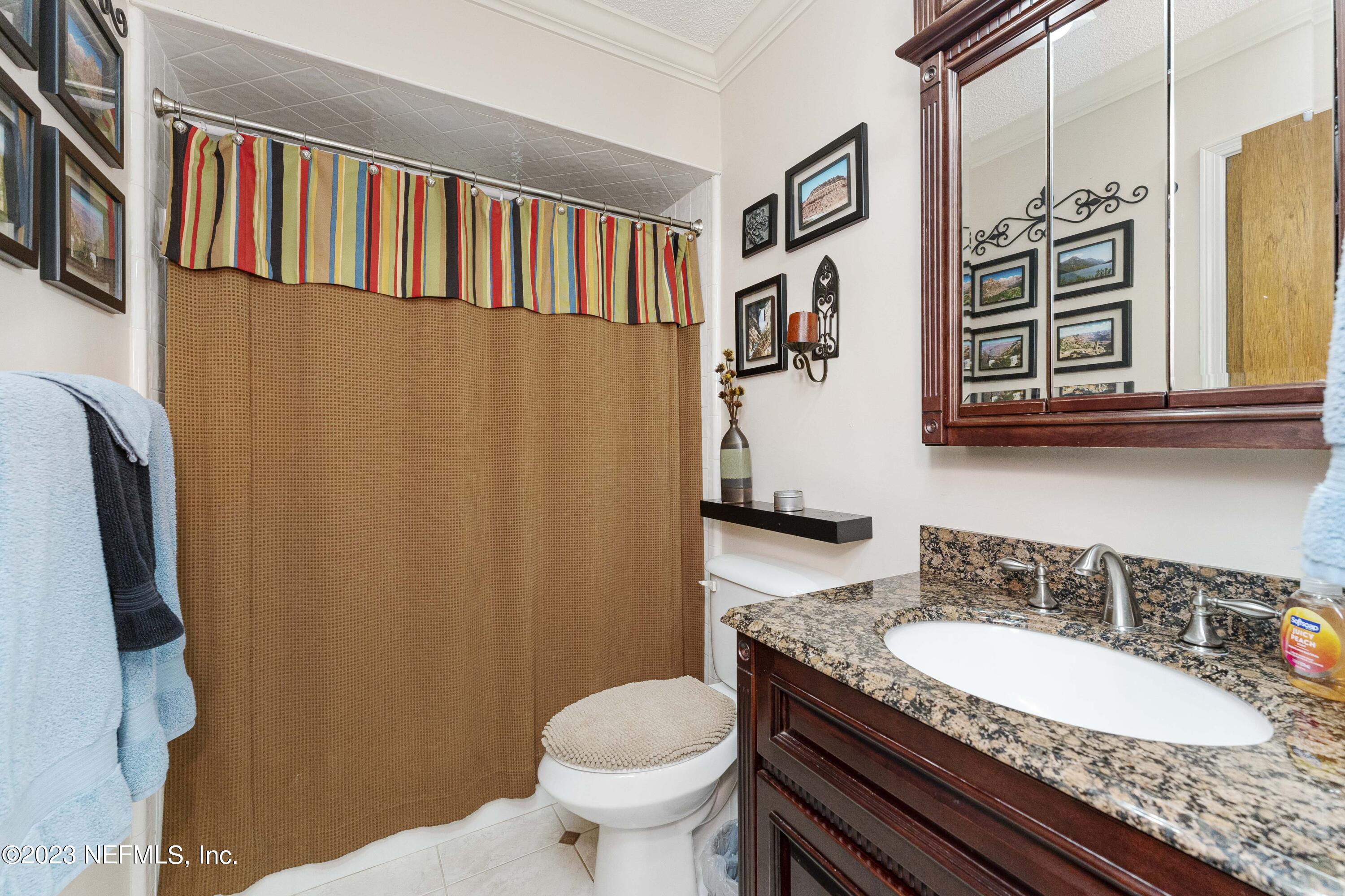 8431 Newton Road Jacksonville, FL 32216 - Photo 22 of 33 Guest Bath
