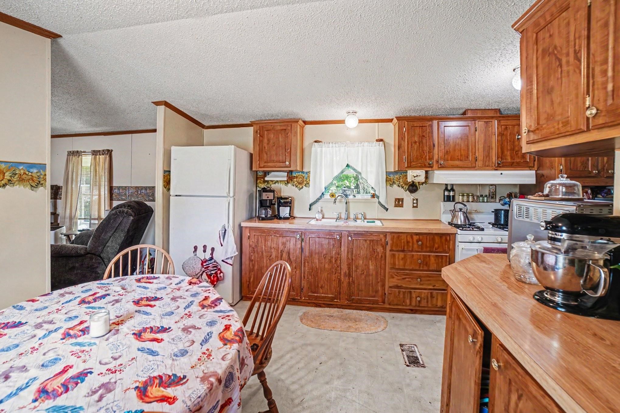 9365 West North County Line Road Shepherd, MI 48883 - Photo 5 of 30