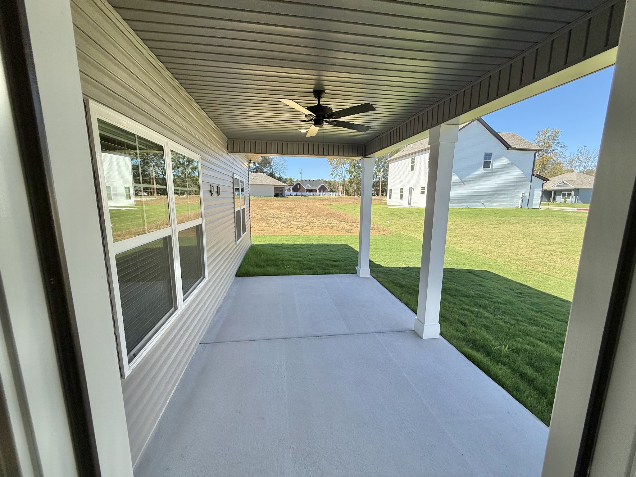 53 Ellie Jan Way Manchester, TN 37355 - Photo 5 of 11 a view of an entryway