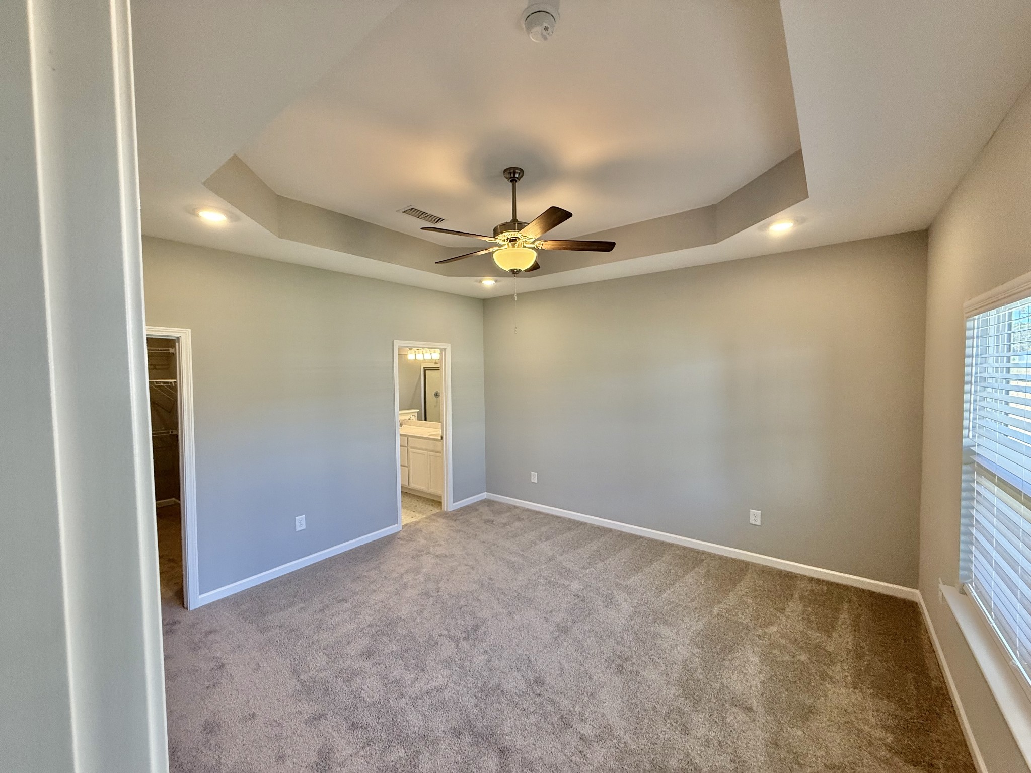 53 Ellie Jan Way Manchester, TN 37355 - Photo 6 of 11 en view of an empty room