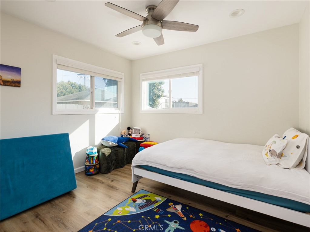 526 Sheldon Street El Segundo, CA 90245 - Photo 18 of 41 a bedroom with a bed and a window