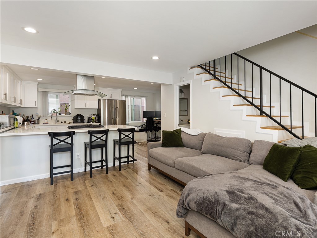 526 Sheldon Street El Segundo, CA 90245 - Photo 22 of 41 a living room with furniture and kitchen view