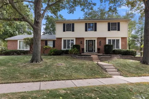 $585,000 | 15510 Summer Ridge Drive, Chesterfield, MO 63017