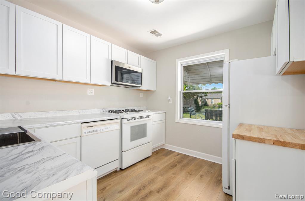 25231 Hayes Road Warren, MI 48089 - Photo 9 of 18
