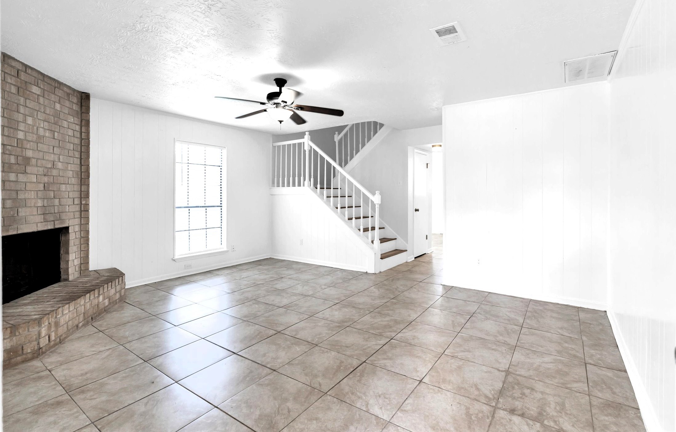 1101 Wilson Drive Rosenberg, TX 77471 - Photo 5 of 38 LIVING ROOM 17.5 X 13.8 VERY SPACIOUS! NICE CEILING FAN!