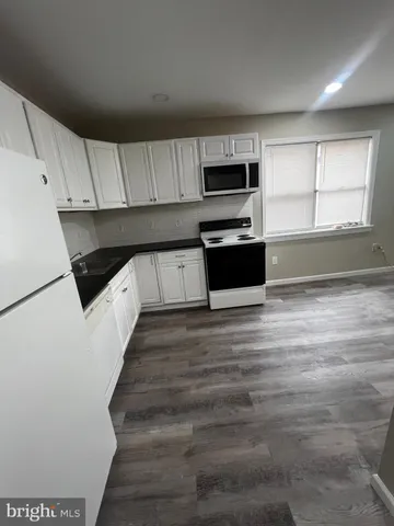 $1,300 | 523 MacDade Boulevard, Darby, PA 19023