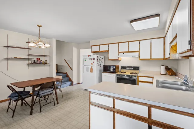 $373,900 | 17018 93rd Avenue, Orland Hills, IL 60487