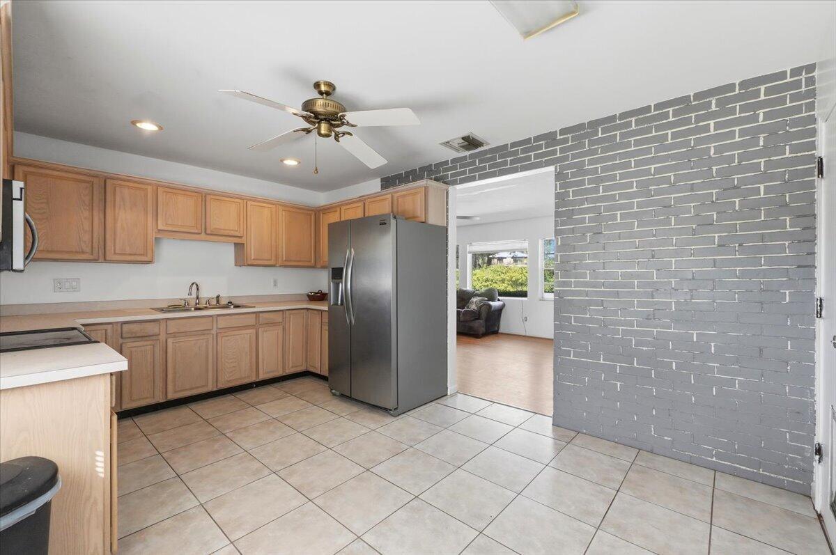 1408 New Jersey Road Lakeland, FL 33803 - Photo 26 of 58 26-Kitchen