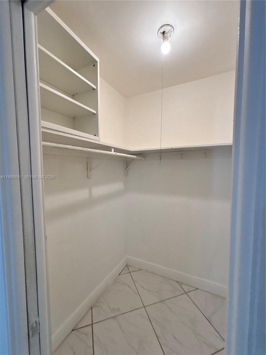 839 South Highland Drive, Unit RIGHT Hollywood, FL 33021 - Photo 11 of 28