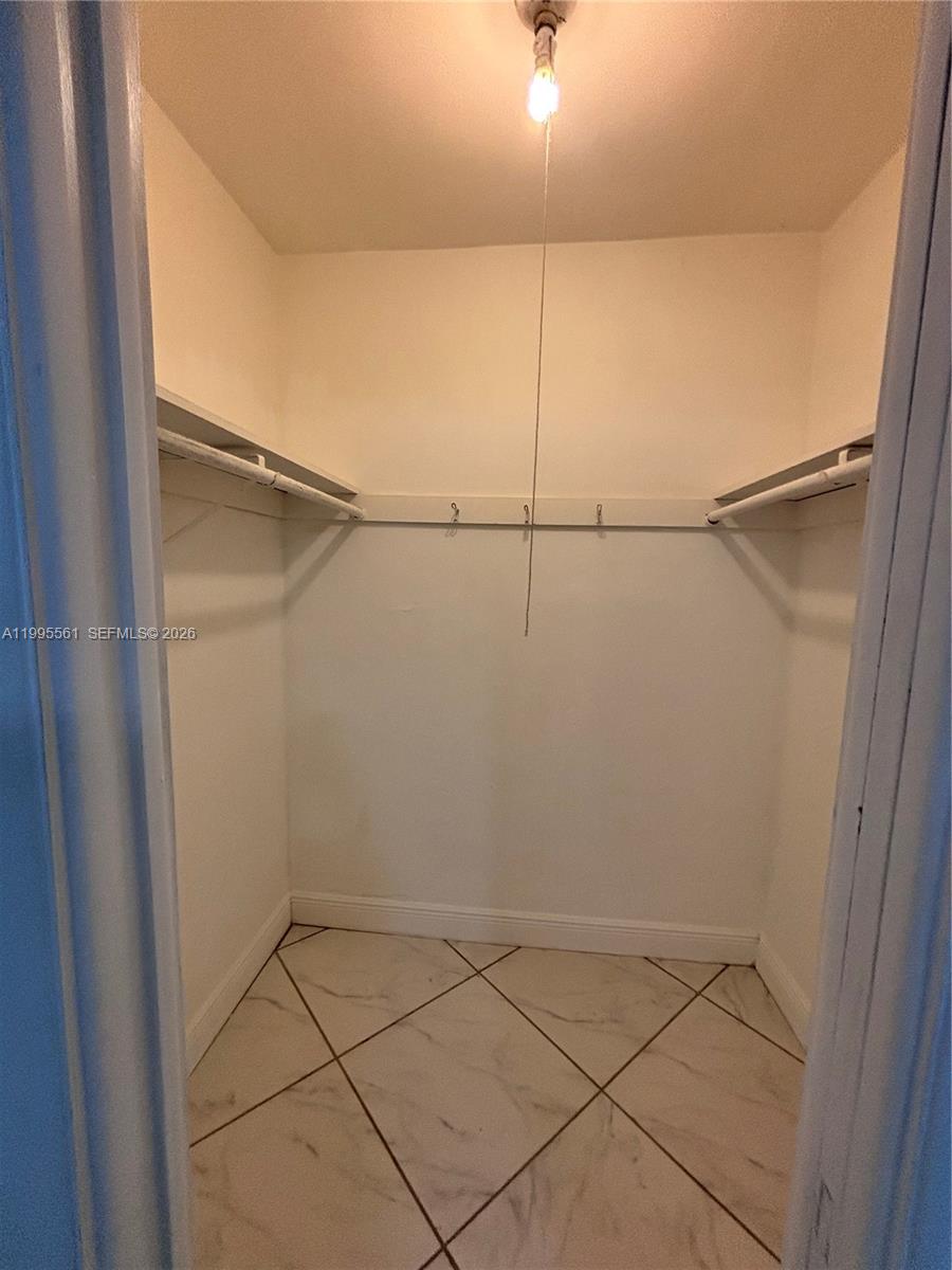 839 South Highland Drive, Unit RIGHT Hollywood, FL 33021 - Photo 9 of 28