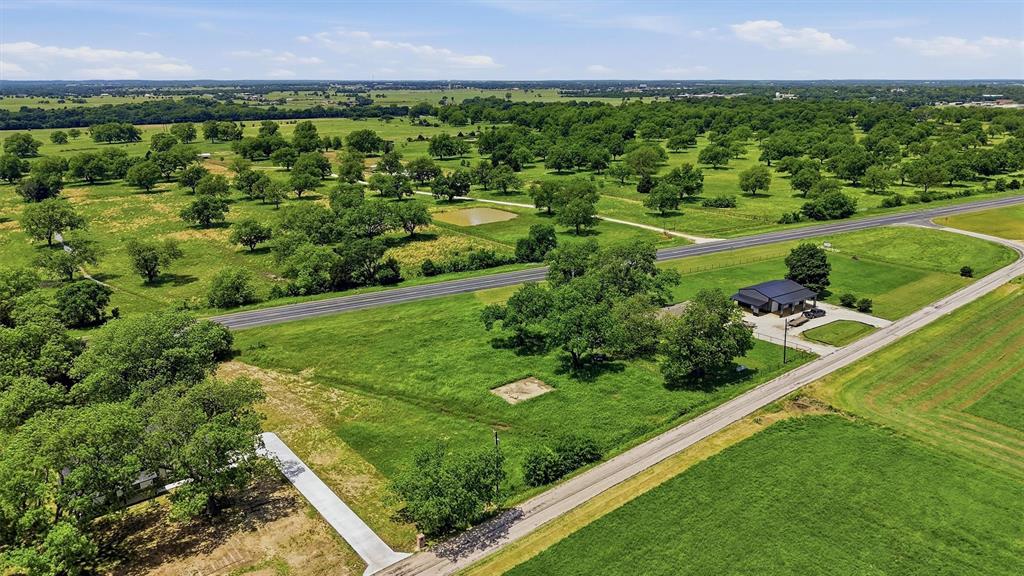 5283 Old Town Road Whitesboro, TX 76273 - Photo 3 of 20