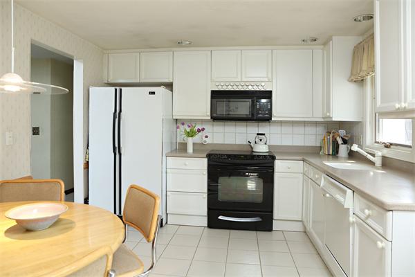 109 Standish Road Needham, MA 02492 - Photo 4 of 7 Gallery Image 4